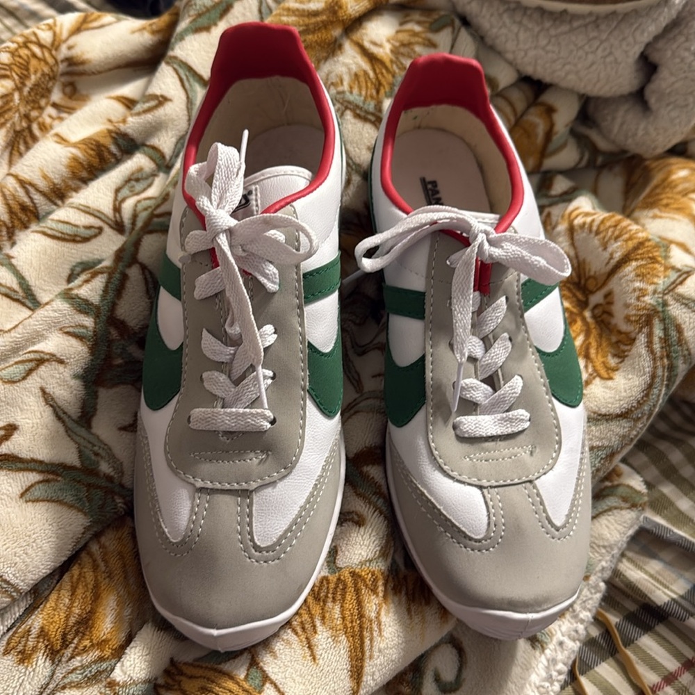**NEW** RETRO PANAM SNEAKERS size 26